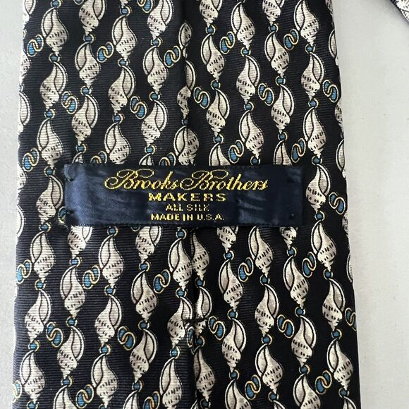 Brooks Brothers Men's Black Silk Neck Tie White Shells Made in U.S.A 58" x 3.5" - Picture 2 of 4